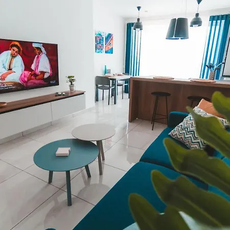 Lägenhet Ideal Location, Stylish 1br With Free Parking