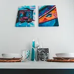 Апартаменты Ideal Location, Stylish 1br With Free Parking Слима
