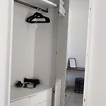 Апартаменты Ideal Location, Stylish 1br With Free Parking