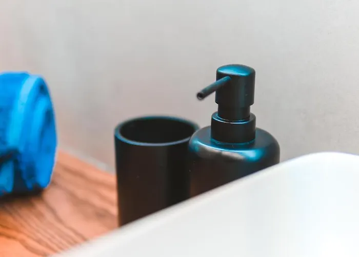 Lejlighed Ideal Location, Stylish 1br With Free Parking