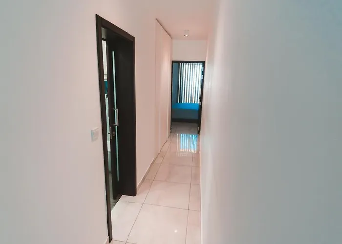 Lejlighed Ideal Location, Stylish 1br With Free Parking *