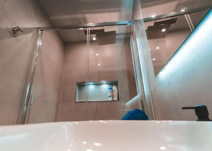 Ideal Location, Stylish 1br With Free Parking Lejlighed *