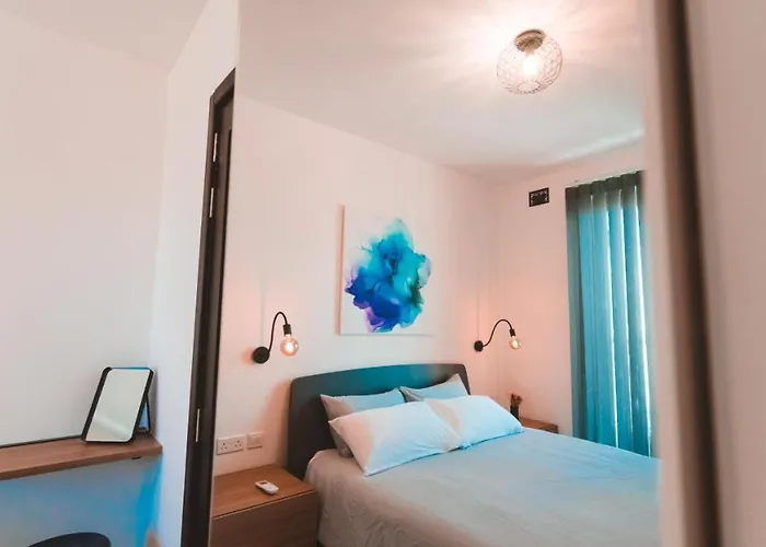 Ideal Location, Stylish 1br With Free Parking Lejlighed