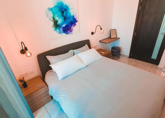 Ideal Location, Stylish 1br With Free Parking Lejlighed