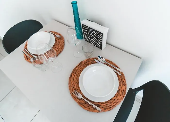 Ideal Location, Stylish 1br With Free Parking Lejlighed *