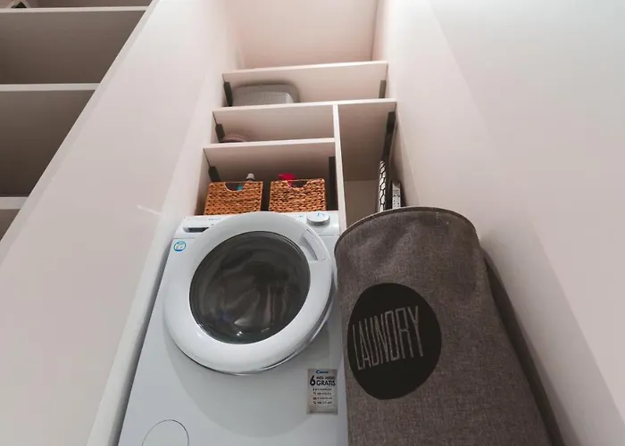 Lejlighed Ideal Location, Stylish 1br With Free Parking *