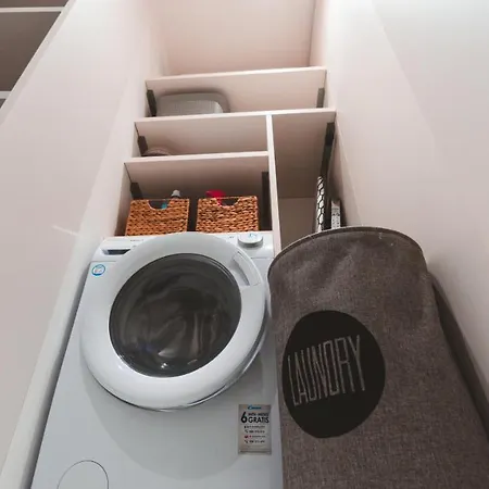 Apartment Ideal Location, Stylish 1br With Free Parking *